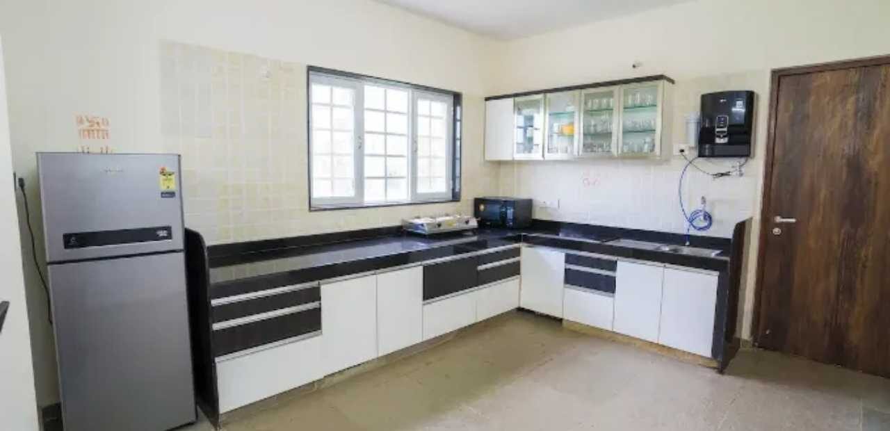 Windchimes Villa Kitchen